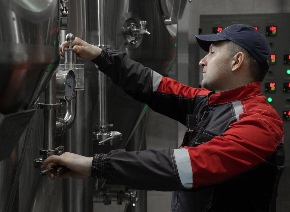 <b>How do you put an airlock in a fermenter?</b>